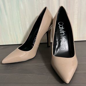 *Brand New with Tags* Calvin Klein Brady pumps in Taupe, size 9.
